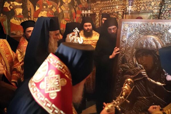 Митрополит Амфилохије отишао на Свету Гору уочи нових великих изазова у Црној Гори Митрополит Амфилохије отишао на Свету Гору уочи нових великих изазова у Црној Гори - Sputnik Србија