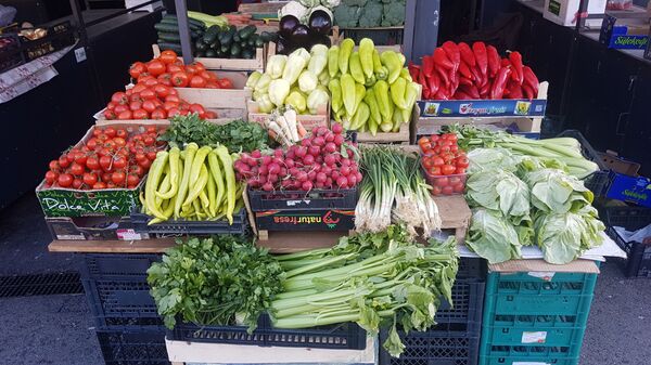 Србија извози најбоље воће и поврће, а увози паприку већу од шаке Србија извози најбоље воће и поврће, а увози паприку већу од шаке - Sputnik Србија