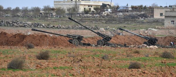 Артиљеријско оруђе сиријских владиних снага на уласку у град Џарџаназ у сиријској провинцији Идлиб - Sputnik Србија