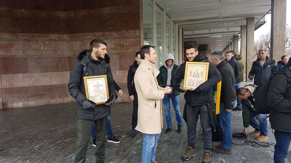Najveći podvig u borbi za svetinje: Hrabra četvorka krenula peške iz Beograda za Podgoricu /video/ Najveći podvig u borbi za svetinje: Hrabra četvorka krenula peške iz Beograda za Podgoricu /video/ - Sputnik Srbija
