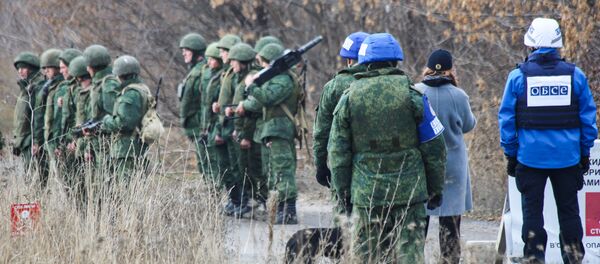 Pripadnici narodne milicije Donjecke Narodne Republike tokom povlačenja snaga u Donjeckoj oblasti Ukrajine - Sputnik Srbija