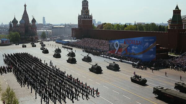 Samohodna artiljerijska oklopna vozila Msta S na generalnoj probi Parade pobede na Crvenom trgu u Moskvi - Sputnik Srbija