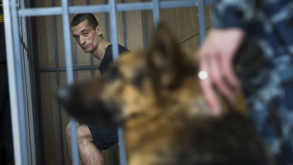 Ruski umetnik Pjotr Pavlenski u zatvoru u Moskvi - Sputnik Srbija