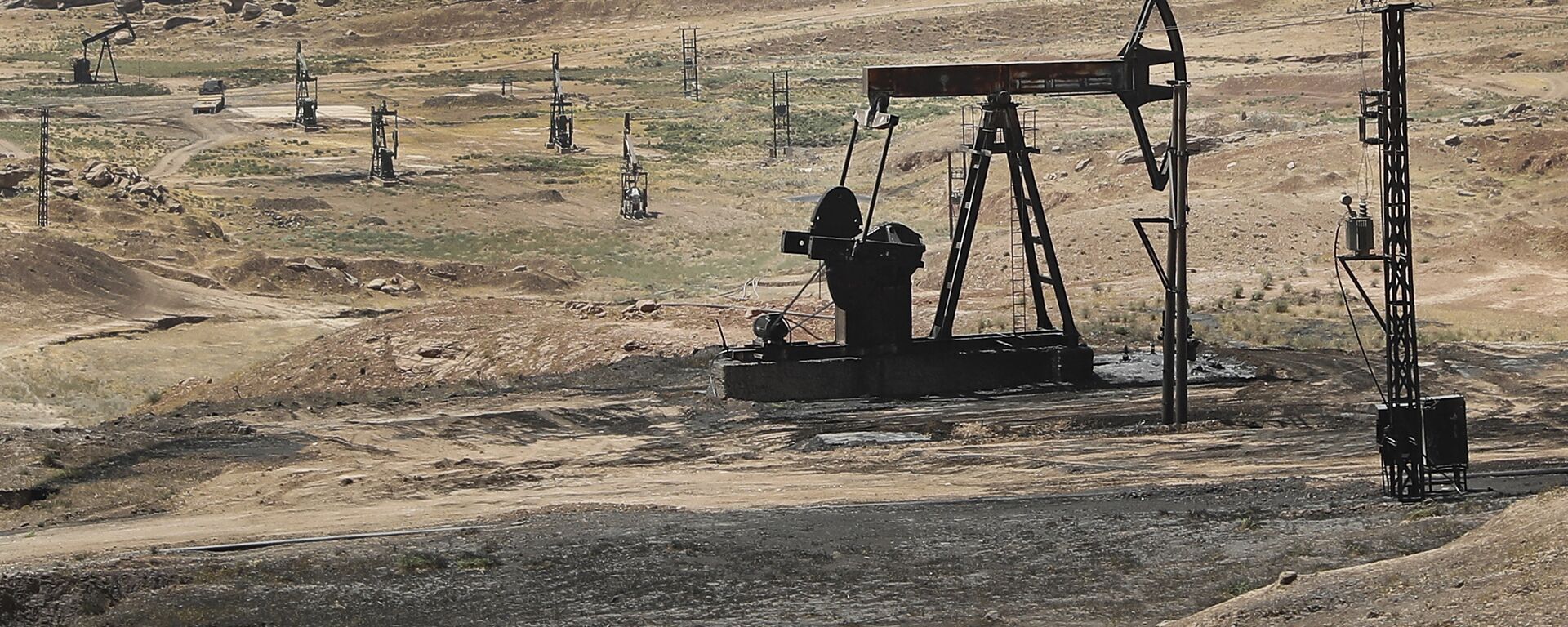 Нафта поља у сиријској провинцији Хасака - Sputnik Србија, 1920, 20.03.2021