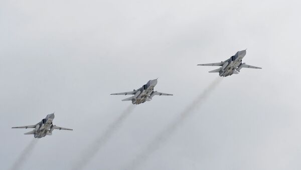 Bombarderi Su-24 Vazdušno-kosmičkih snaga Rusije - Sputnik Srbija