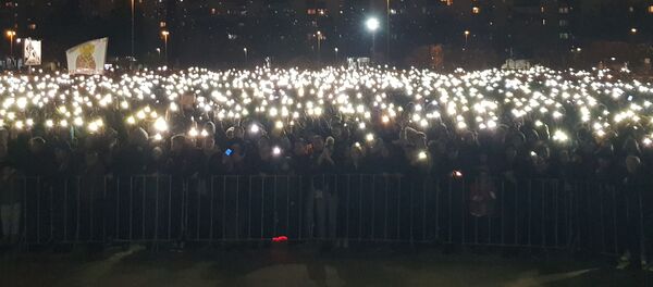 Vernici u Podgorici ispred Hrama hristovog vaskrsenja - Sputnik Srbija