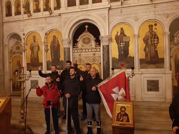 Спектакуларна бакљада у Никшићу за хероје који пешаче од Београда /фото, видео/ Спектакуларна бакљада у Никшићу за хероје који пешаче од Београда /фото, видео/ - Sputnik Србија