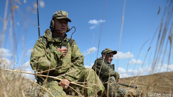 Војници на тактичким војним вежбама поморске пешадије и обалске одбране на Криму - Sputnik Србија