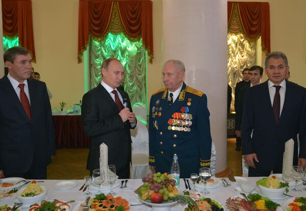 Лазански испратио на вечни починак последњег маршала СССР-а  - Sputnik Србија