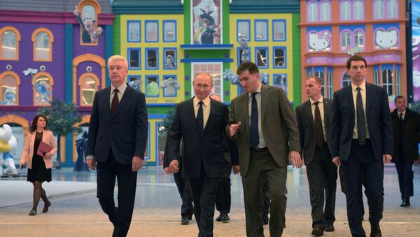 Ruski predsednik Vladimir Putin u poseti moskovskom zabavnom parku „Ostrvo mašte - Sputnik Srbija
