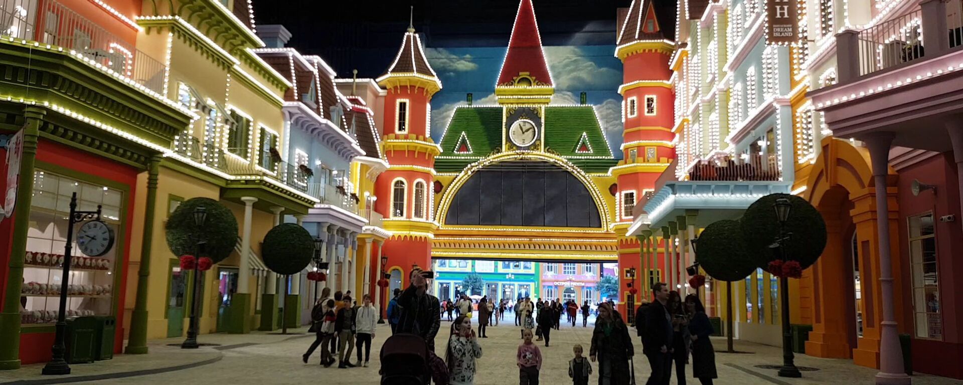 Zabavni park „Ostrvo mašte“ u Moskvi. - Sputnik Srbija, 1920, 29.02.2020