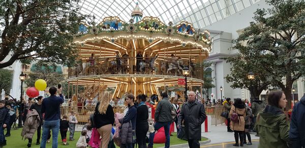 Četrdeset hiljada ljudi na otvaranju novog ruskog čuda – „Ostrva mašte“ /foto/ Četrdeset hiljada ljudi na otvaranju novog ruskog čuda – „Ostrva mašte“ /foto/ - Sputnik Srbija