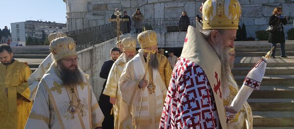 Владика Јоаникије и свештенство - Sputnik Србија