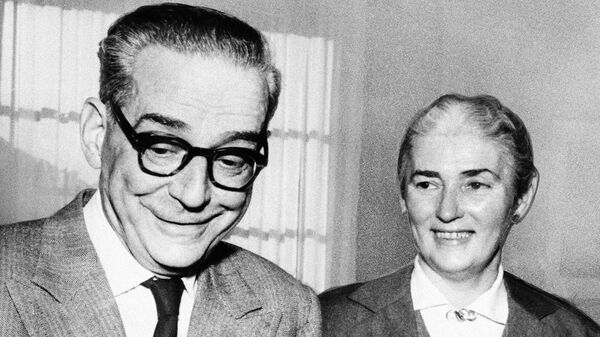 Ivo Andrić sa suprugom Milicom Babić-Andrić neposredno po dobijanju Nobelove nagrade za književnost 31. oktobra 1961. - Sputnik Srbija