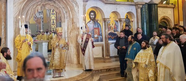 Mitropolit kijevski Onufrije u hramu Hristovog vaskrsenja u Podgorici - Sputnik Srbija