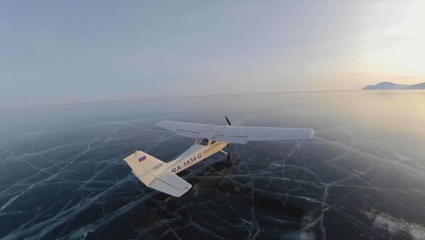Sletanje aviona na zaleđeno Bajkalsko jezero - Sputnik Srbija