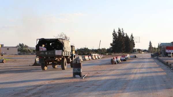 Vojno vozilo u Sarakibu, Idlib - Sputnik Srbija