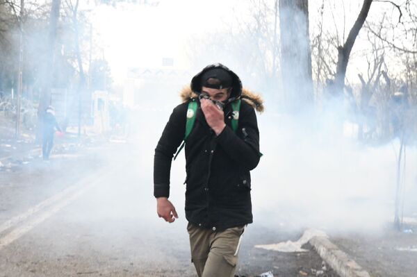 Очај на турско-грчкој граници: Ово је право бојно поље /фото/ Очај на турско-грчкој граници: Ово је право бојно поље /фото/ - Sputnik Србија