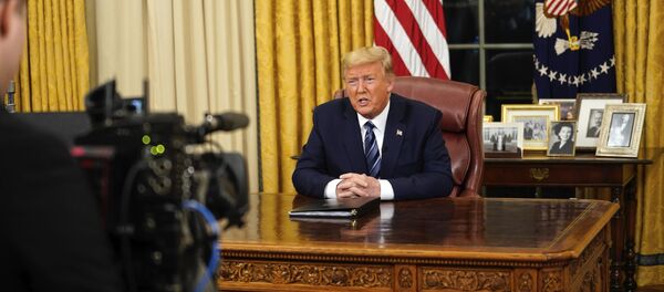 Američki predsednik Donald Tramp obraća se naciji iz Bele kuće - Sputnik Srbija