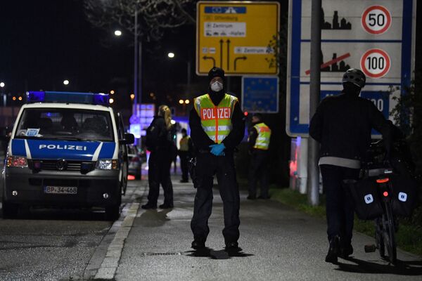 Да ли људи са Балкана имају право на помоћ из корона-фондова у Немачкој? Да ли људи са Балкана имају право на помоћ из корона-фондова у Немачкој? - Sputnik Србија