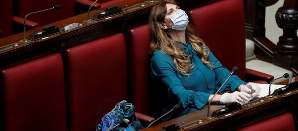 Чланица италијанског Дома посланика Марија Тереза у скупштини - Sputnik Србија