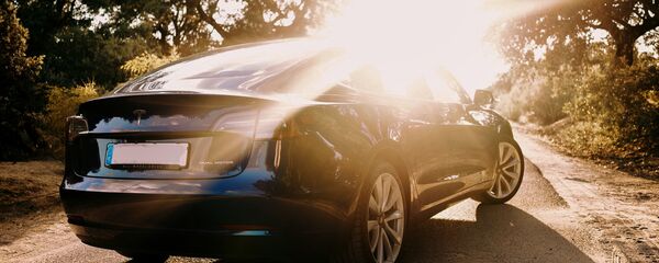 Tesla električni automobil Tesla električni automobil - Sputnik Srbija