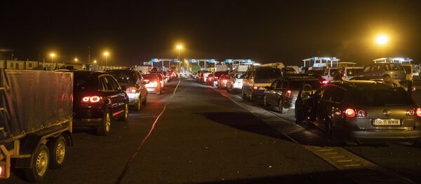 Румунски и бугарски аутомобили на мађарско-румунском граничном прелазу  - Sputnik Србија