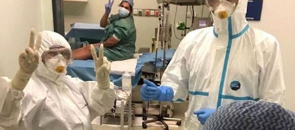 Лекари након порођаја мајке заражене коронавирусом у Грчкој. Беба нема коронавирус. - Sputnik Србија