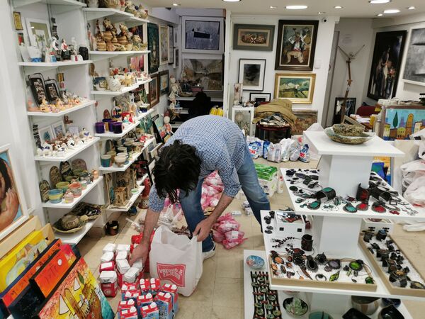 „Među svojima se ne kaže hvala!“ (Ne)obična priča o junacima ovih teških dana - Sputnik Srbija