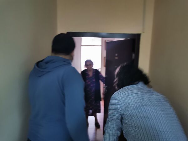 „Među svojima se ne kaže hvala!“ (Ne)obična priča o junacima ovih teških dana - Sputnik Srbija