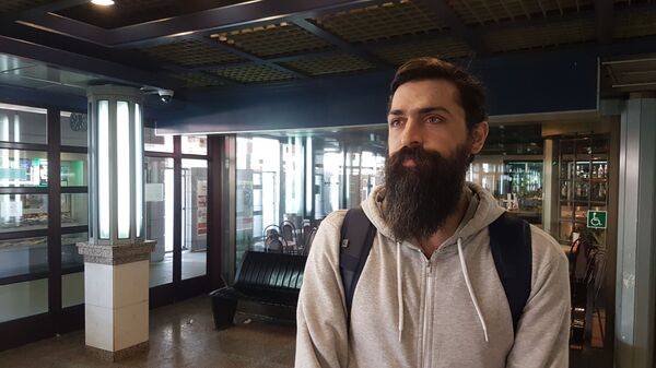 Šta je tu je, može i za Kruševac! Reporter Sputnjika ispratio poslednji autobus iz Beograda - Sputnik Srbija