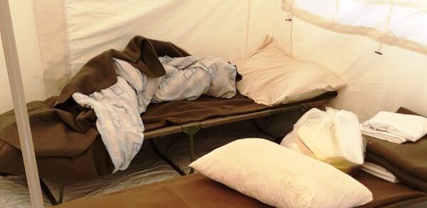 Лежаји у шаторима. - Sputnik Србија