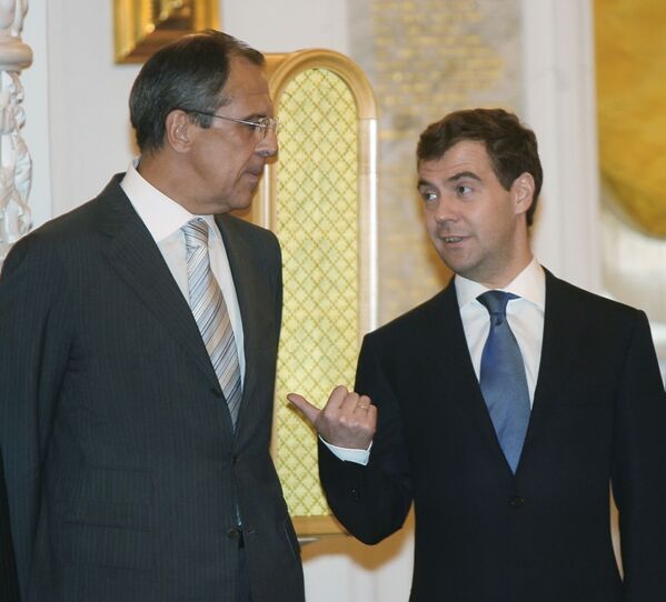 Lavrov sa premijerom Dmitrijem Medvedevim. - Sputnik Srbija