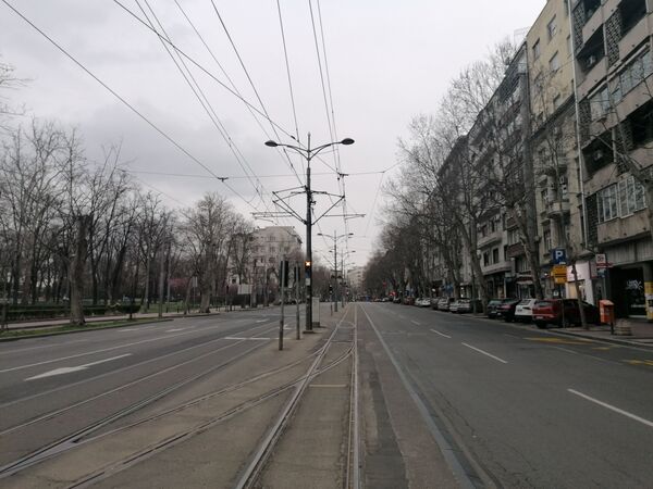 Пусте улице: Како изгледа Београд на почетку продужене забране кретања /фото, видео/ - Sputnik Србија