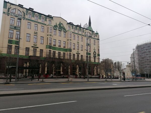 Пусте улице: Како изгледа Београд на почетку продужене забране кретања /фото, видео/ - Sputnik Србија