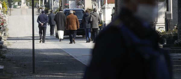 Sprovod u Bergamu u toku epidemije virusa korona - Sputnik Srbija