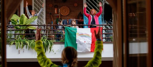 Италијани на терасама - Sputnik Србија