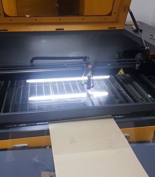 Ко су српски „Визионари“ који спасавају здравствене раднике од короне?  - Sputnik Србија