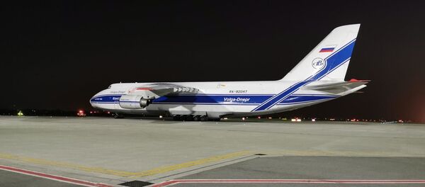 Ruski transportni avion Antonov dopremio je iz Kine medicinsku pomoć za Srbiju. Ruski transportni avion Antonov dopremio je iz Kine medicinsku pomoć za Srbiju. - Sputnik Srbija