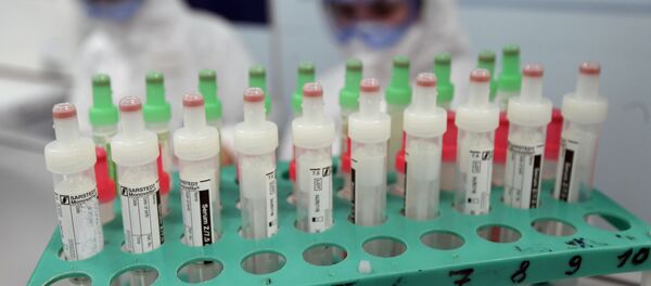 Laboratorija za ispitivanje uzoraka testova na virus korona - Sputnik Srbija