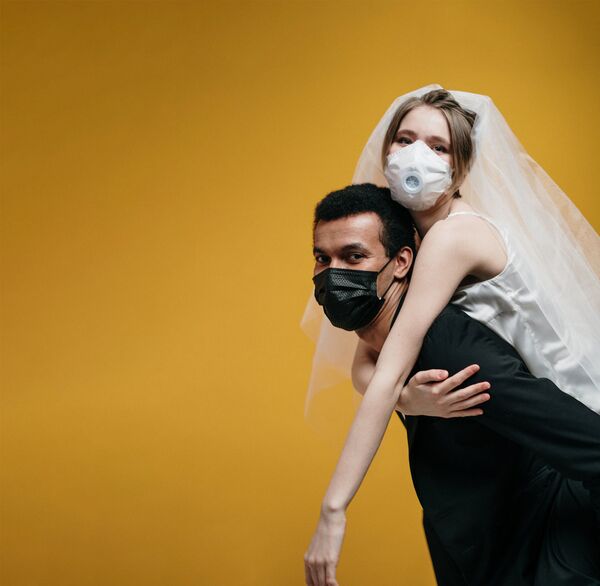 Burma ispod rukavice, poljubac zabranjen! Sve svadbe u Srbiji otkazane – gubici ogromni - Sputnik Srbija