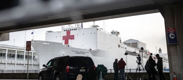 „Плутајућа болница“ стигла у пристаниште у Њујорк - Sputnik Србија