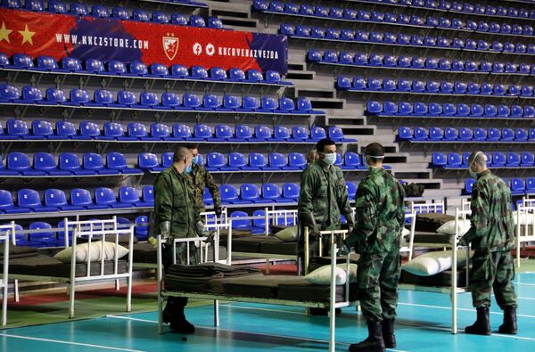 Još dve sportske dvorane spremne da prime pacijente: Kreveti u Pioniru i Hali sportova Još dve sportske dvorane spremne da prime pacijente: Kreveti u Pioniru i Hali sportova - Sputnik Srbija