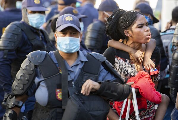 Najveće žarište korone u Africi: Mnogi strahuju da će umreti od gladi, a ne od bolesti  - Sputnik Srbija