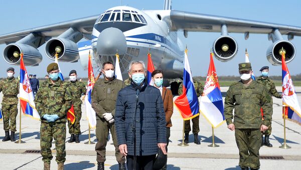 Амбасадор Русије Александар Боцан-Харченко на аеродрому у Батајници - Sputnik Србија