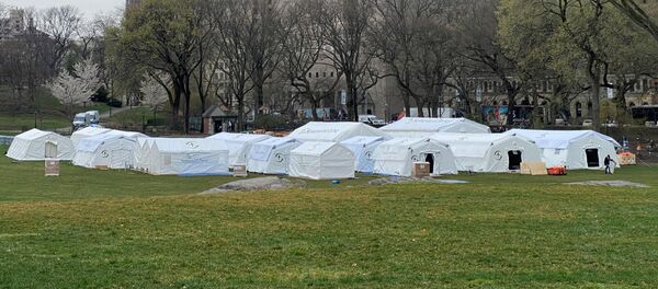 A field hospital is set up by Samaritan's Purse, a Christian humanitarian aid organization, and FEMA  at the East Meadow in Central Park amid a coronavirus disease (COVID-19) outbreak in New York City, U.S., March 30, 2020 - Sputnik Србија