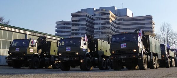 Руски војни стручњаци кренули у борбу против корона вируса у Србији - Sputnik Србија