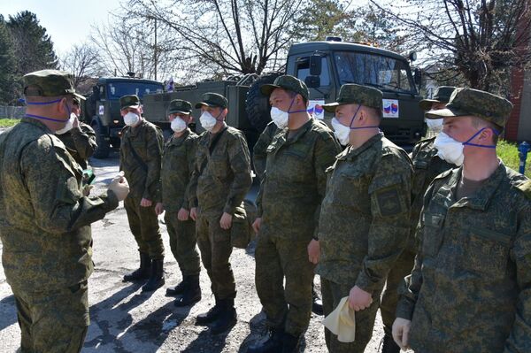 Руски војници дезинфикују здравствене установе у Ваљеву /фото/ - Sputnik Србија