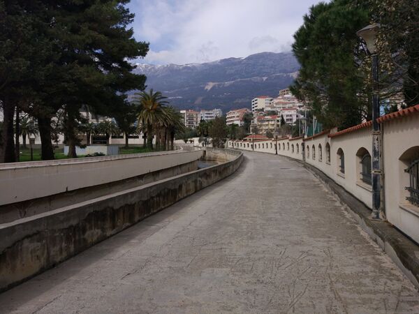 U Crnoj Gori najveće žarište virusa Podgorica, Tuzi izolovane kao kineski Vuhan /foto/ - Sputnik Srbija