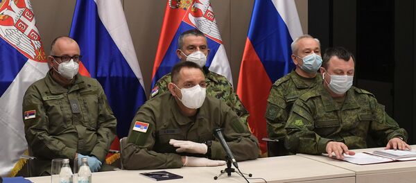 Ministar odbrane Aleksandar Vulin i ruski general Mihail Černišov - Sputnik Srbija